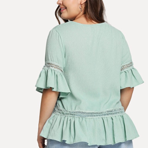 NEW 🌸Plus Ruffles Top🌸 - Picture 2 of 4